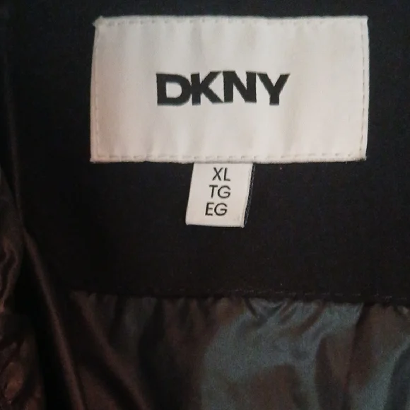 DKNYC Black Puffer Jacket Sleek Insulated Design - Picture 15 of 16